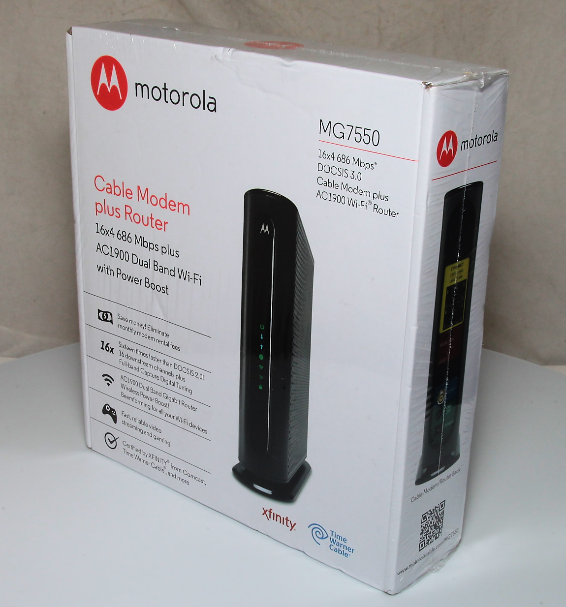 Motorola MG7550 16Channel High Speed 686Mbps Cable Modem & AC1900 Wi